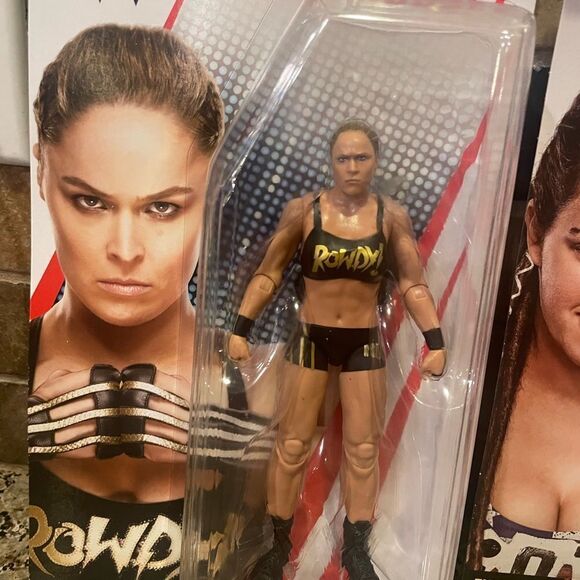 WWE Ronda Rousey and Sarah Logan 2019 Figures NIB - Picture 4 of 11